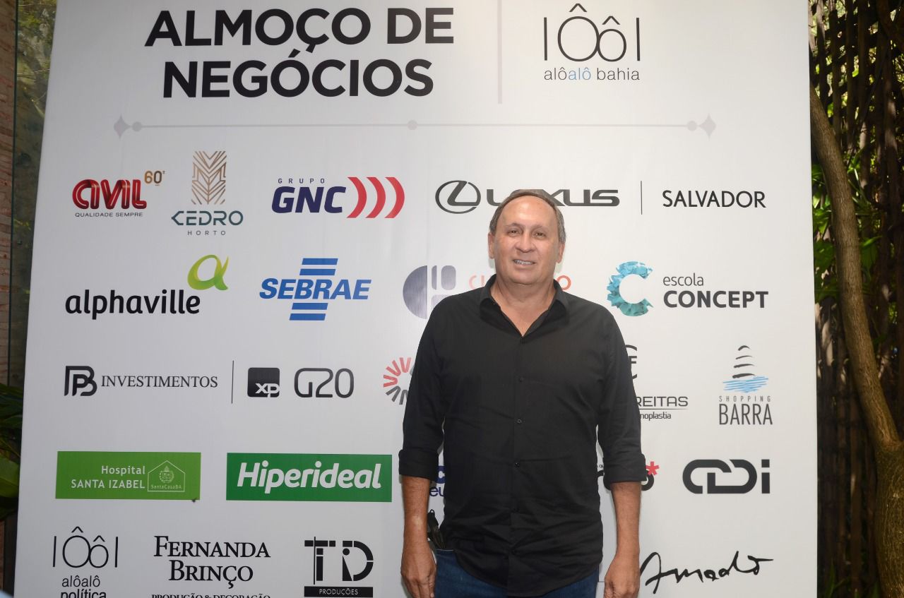  João Gualberto Vasconcelos                                                                                                                               